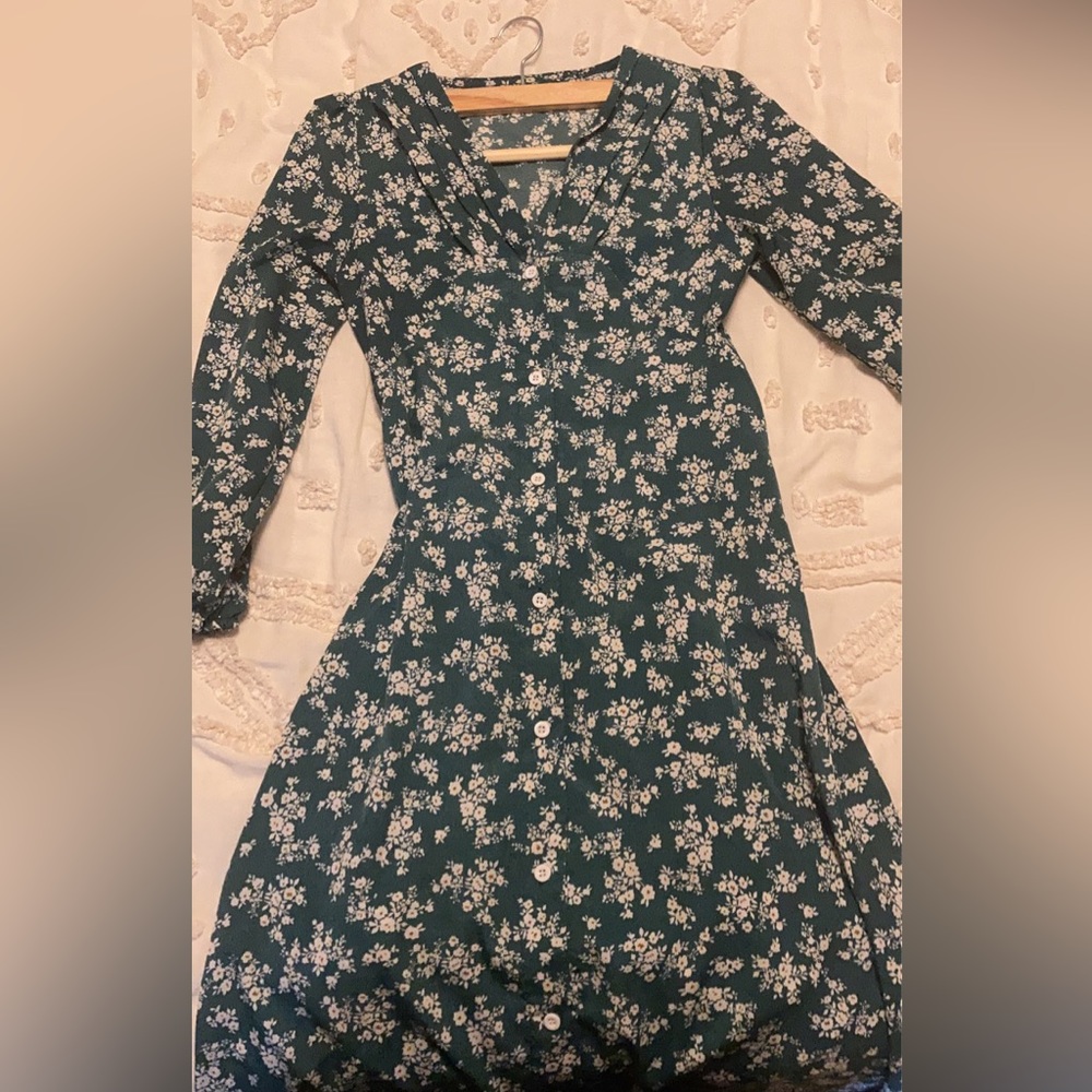 lightweight long sleeve green floral maxi dress